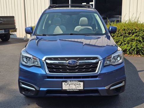 Used 2017 Subaru Forester 2.5i Premium w/ Popular Package #2A AWD/4WD image 2
