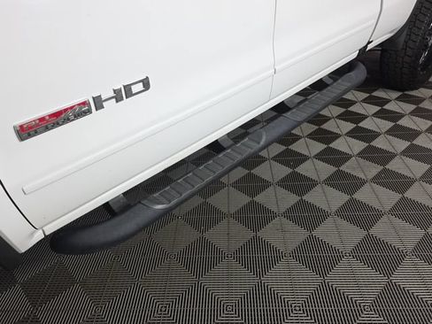 Used 2018 GMC Sierra 2500 SLT w/ Duramax Plus Package AWD/4WD image 11