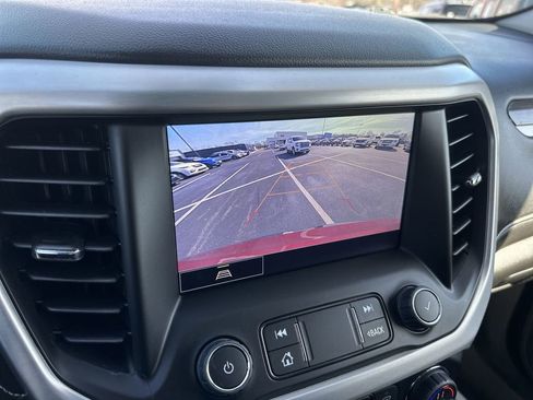 Used 2023 GMC Acadia SLT image 17