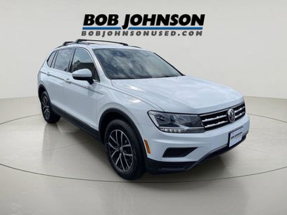 Used 2021 Volkswagen Tiguan SE w/ Panoramic Sunroof Package