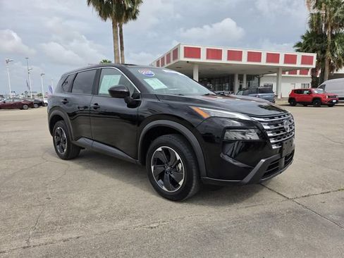 Used 2025 Nissan Rogue SV FWD image 18