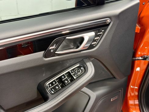 Certified 2023 Porsche Macan Turbo AWD/4WD image 23