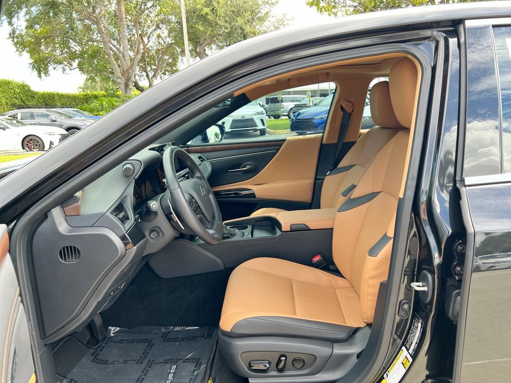 Certified 2025 Lexus ES 350 w/ Premium Package FWD image 12
