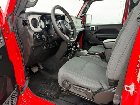Used 2024 Jeep Wrangler Unlimited Sport AWD/4WD image 5