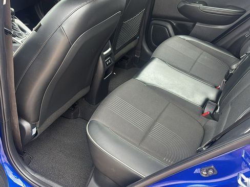 Used 2024 Hyundai Venue Limited image 27