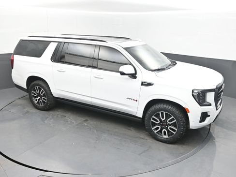 Used 2021 GMC Yukon XL AT4 w/ AT4 Premium Plus Package AWD/4WD image 31