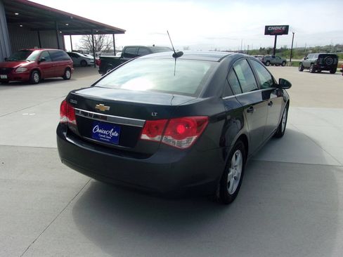 Used 2016 Chevrolet Cruze LT image 3