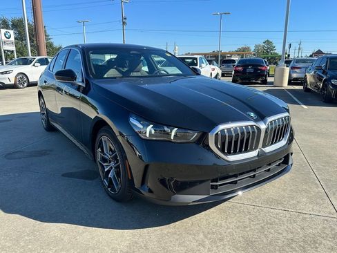 New 2026 BMW 530i w/ Premium Package image 3