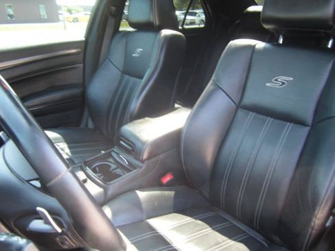 Used 2013 Chrysler 300 S RWD image 11