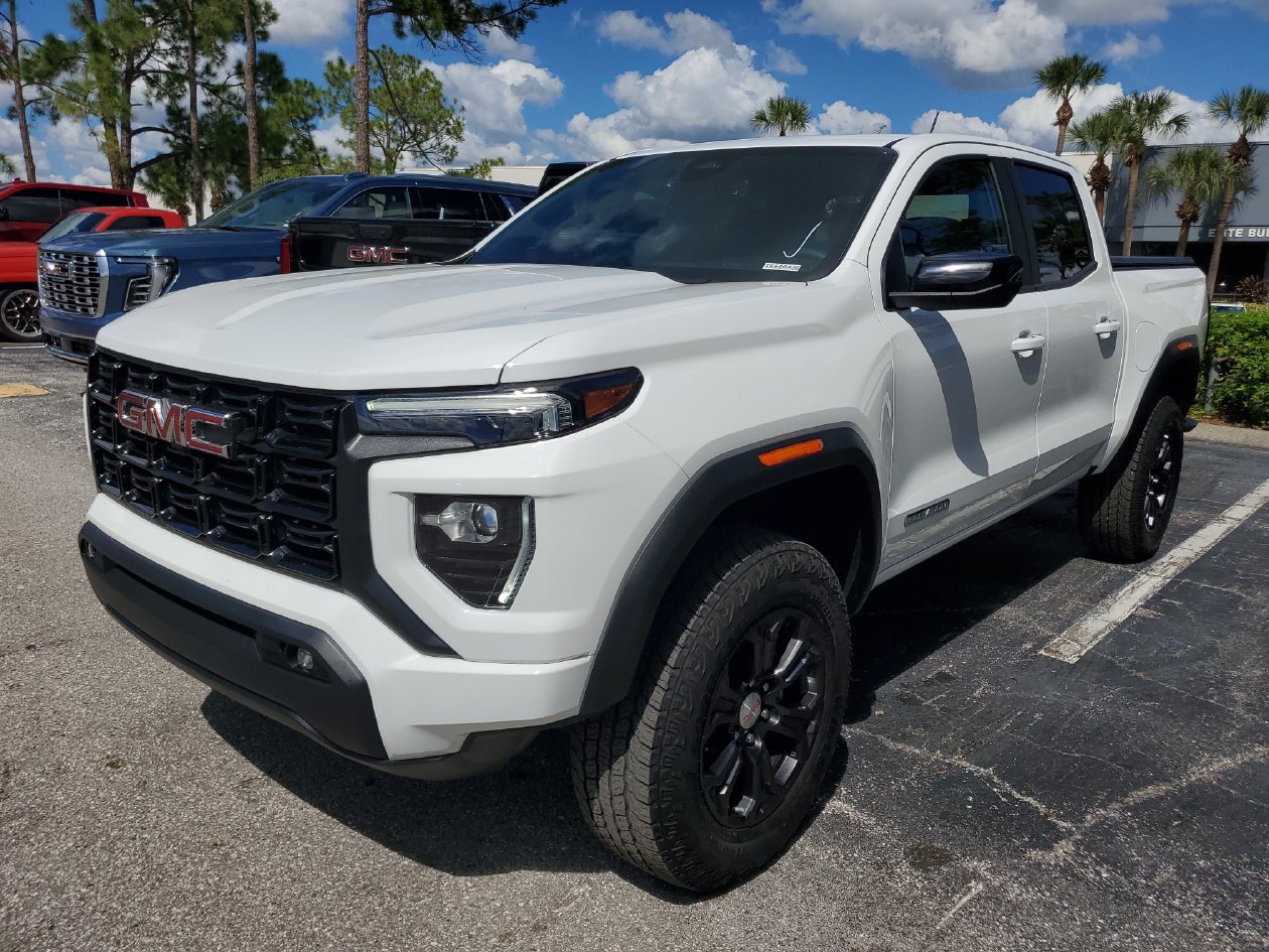 Used 2024 GMC Canyon Elevation w/ Convenience Package RWD image 2