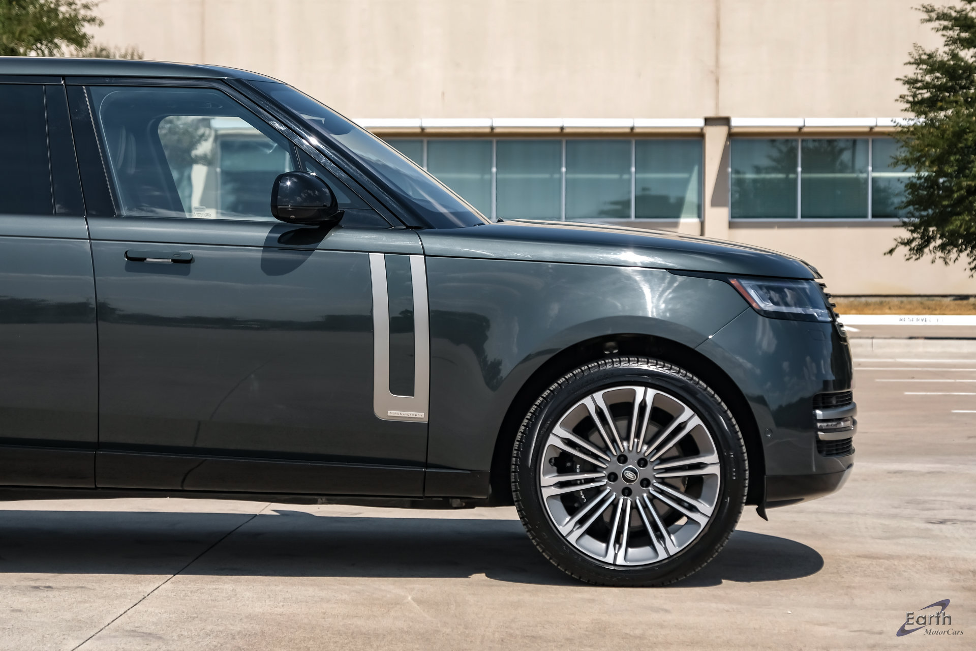 Used 2023 Land Rover Range Rover Long Wheelbase Autobiography AWD/4WD image 20