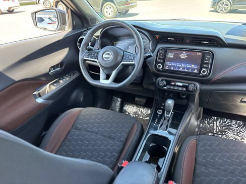 Used 2022 Nissan Kicks SR FWD image 15