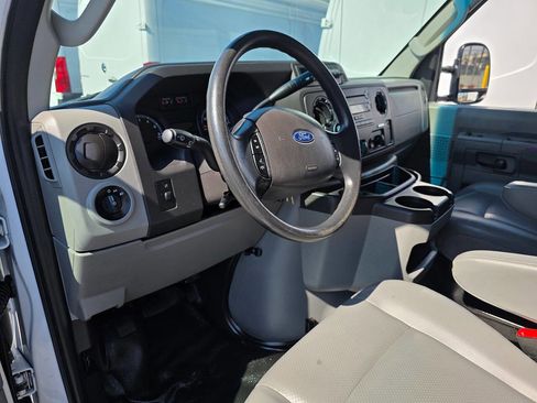 Used 2019 Ford E-350 and Econoline 350 Super Duty w/ Power Windows & Locks Group image 18