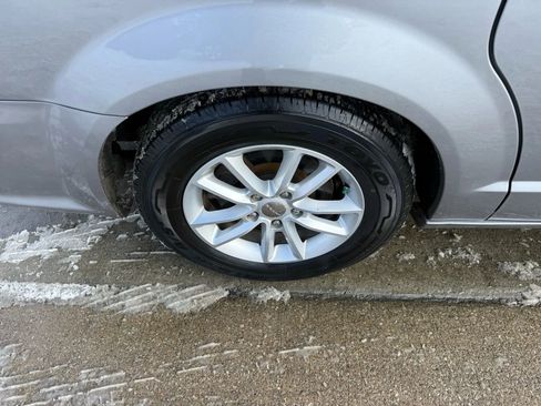 Used 2019 Dodge Grand Caravan SXT image 52