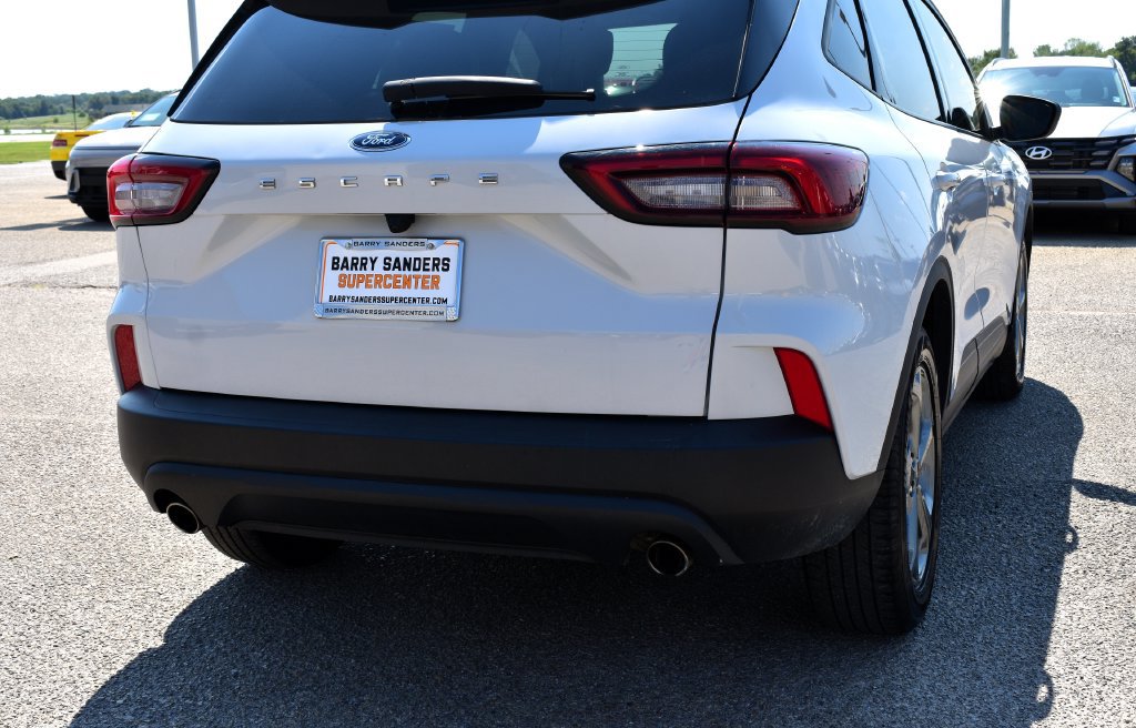 Used 2025 Ford Escape ST-Line FWD image 11