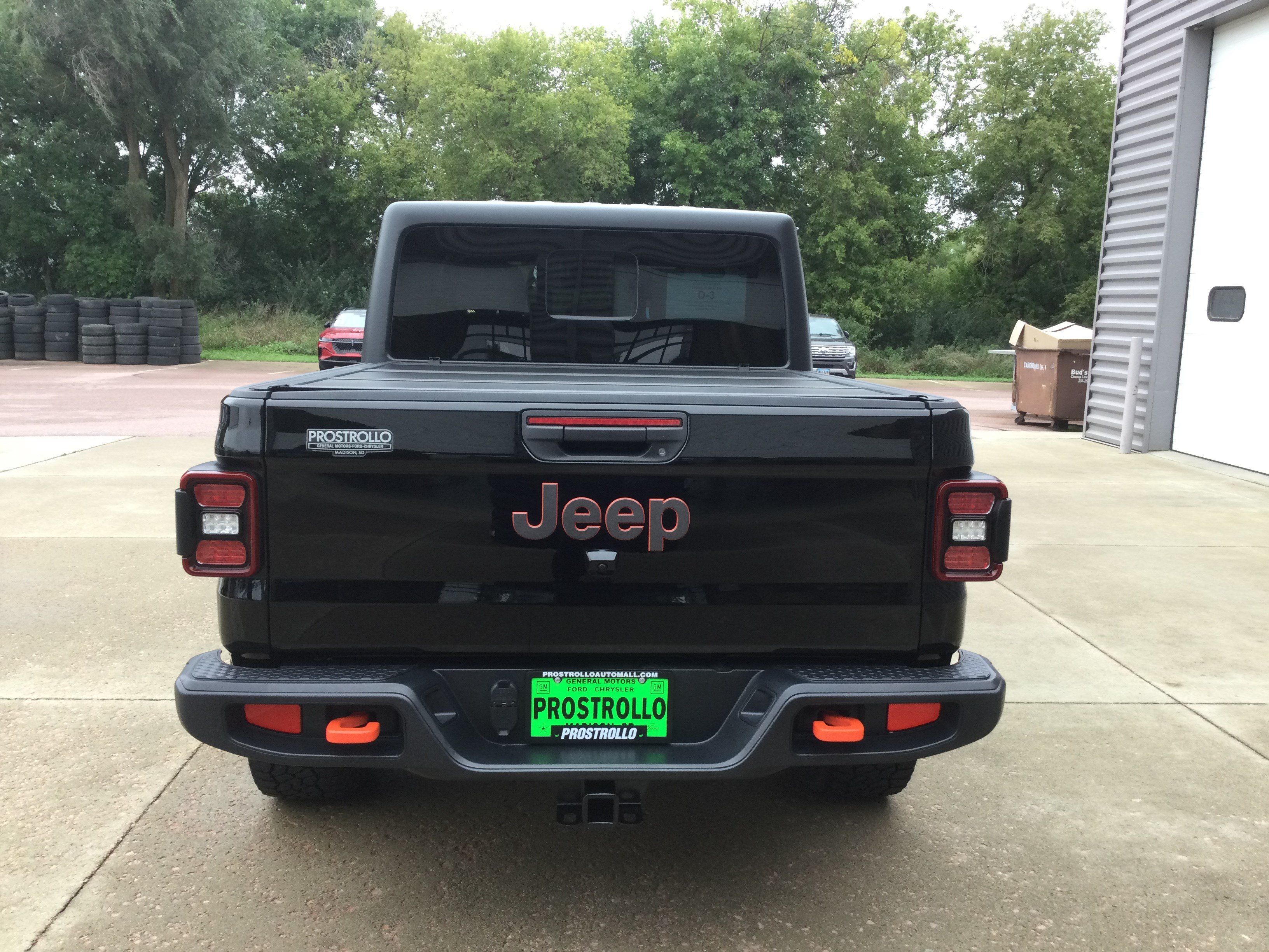 Used 2024 Jeep Gladiator Mojave w/ Technology Group AWD/4WD image 6