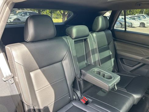 Used 2022 Volkswagen Atlas Cross Sport SEL R-Line image 43