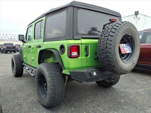 Used 2018 Jeep Wrangler Unlimited Sport image 4