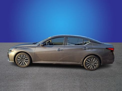 Used 2025 Nissan Altima 2.5 SV FWD image 7
