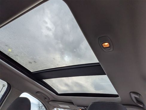 Used 2021 Nissan Rogue SV image 21