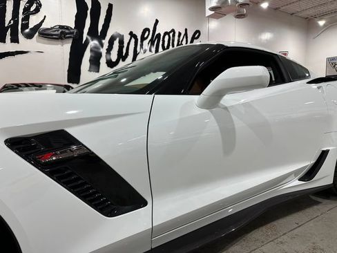 Used 2016 Chevrolet Corvette Z06 w/ 3LZ Preferred Equipment Group RWD image 19
