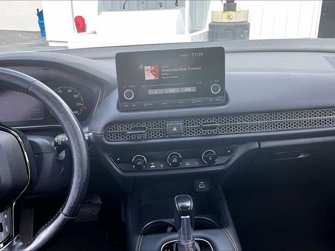 Used 2023 Honda HR-V Sport image 9