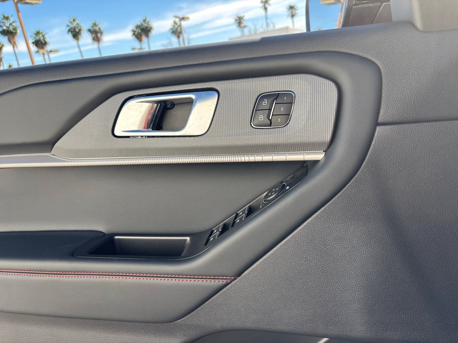 New 2025 Ford Explorer ST-Line w/ Premium Package RWD image 16