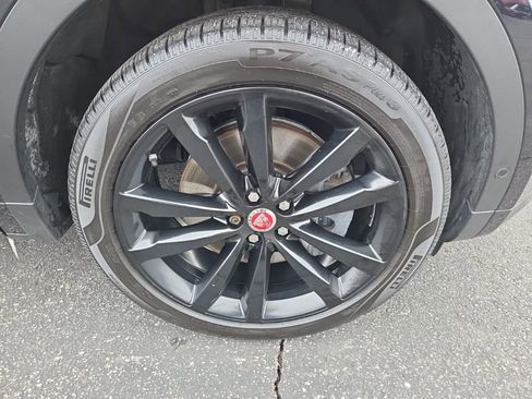 Used 2019 Jaguar E-PACE R-Dynamic SE image 17