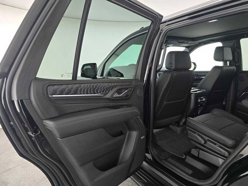 Used 2024 GMC Yukon Denali image 17