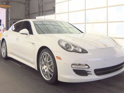 Used 2013 Porsche Panamera S RWD image 2