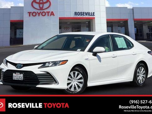 Certified 2021 Toyota Camry LE FWD image 1