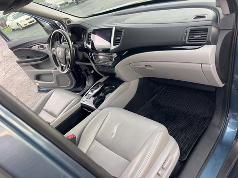Used 2018 Honda Pilot Touring image 25
