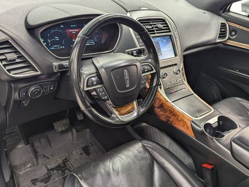 Used 2020 Lincoln Nautilus Reserve w/ Equipment Group 201A image 3