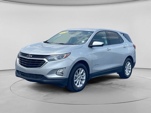 Used 2020 Chevrolet Equinox LT w/ Driver Convenience Package FWD image 3