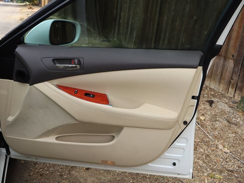 Used 2011 Lexus ES 350 FWD image 26