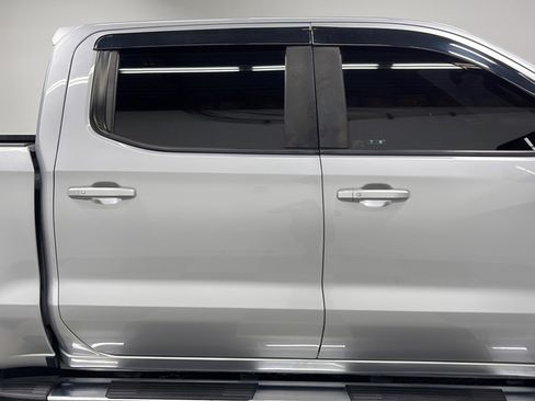 Used 2019 Chevrolet Silverado 1500 LT w/ True North Edition AWD/4WD image 18