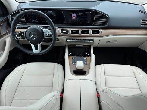 Used 2023 Mercedes-Benz GLE 450 4MATIC w/ AMG Line Exterior image 4