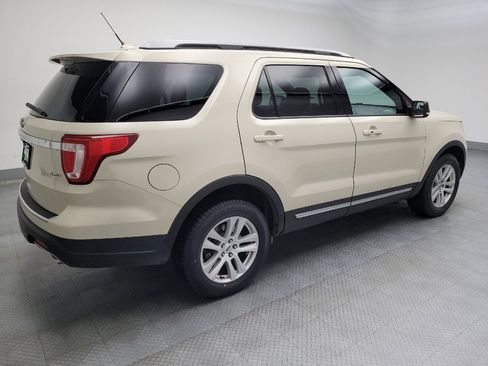 Used 2018 Ford Explorer XLT w/ Equipment Group 201A image 10