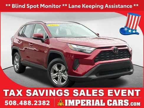 Used 2025 Toyota RAV4 LE AWD/4WD image 1