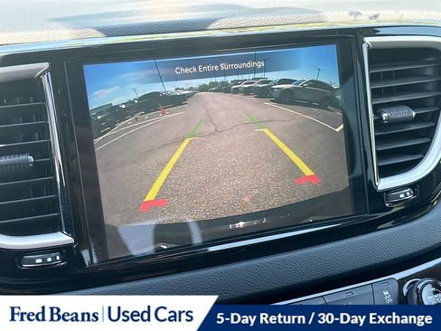 Used 2023 Chrysler Pacifica Touring-L FWD image 19