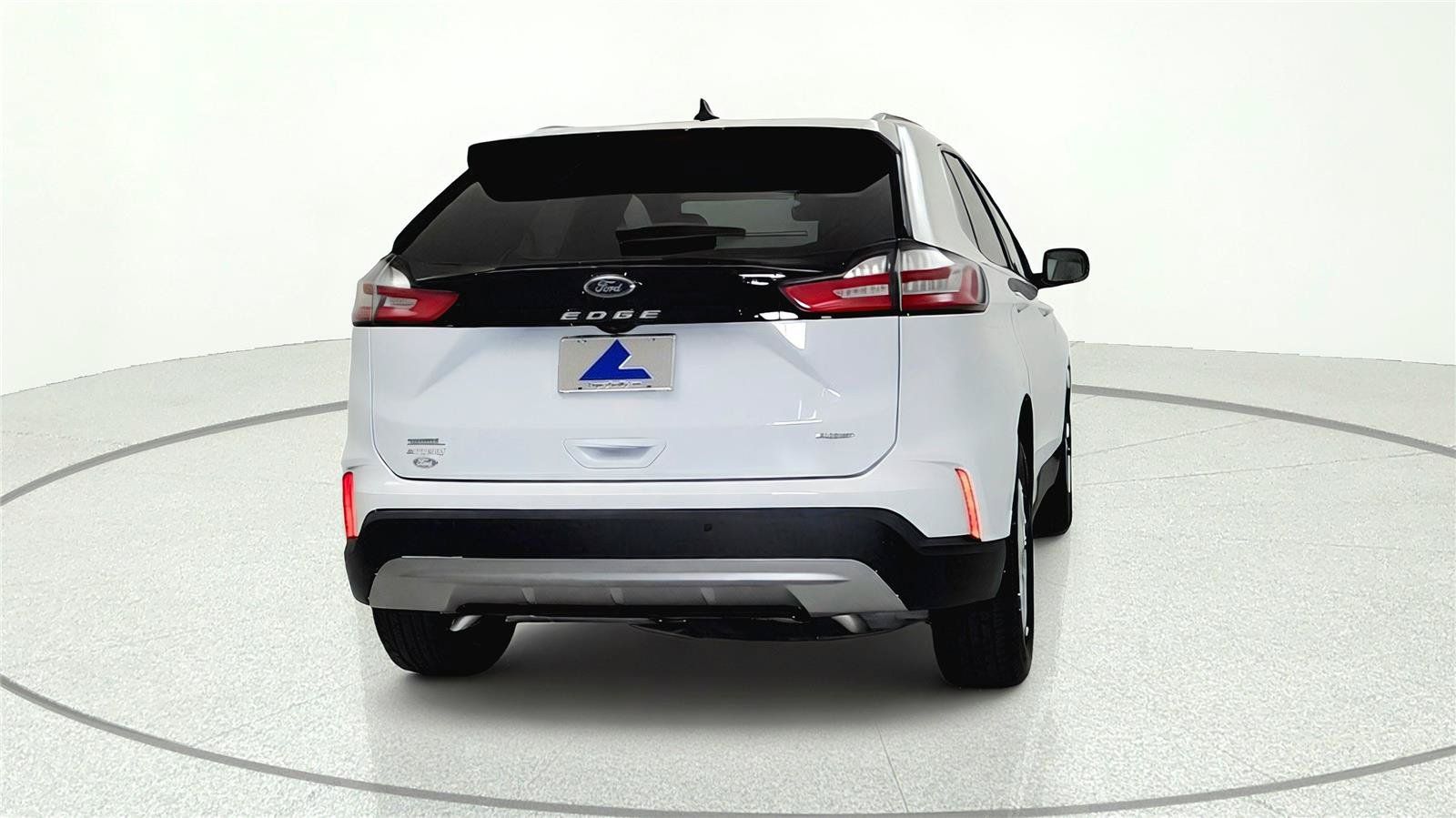 Used 2023 Ford Edge SEL w/ Convenience Package AWD/4WD image 6