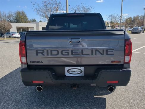 Used 2025 Honda Ridgeline TrailSport image 5