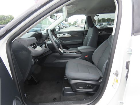 Certified 2025 Ford Explorer Active RWD image 27
