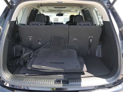Used 2024 Kia Telluride EX w/ EX Captain's Chair Package FWD image 23