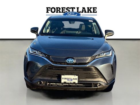 Used 2023 Toyota Venza LE image 2