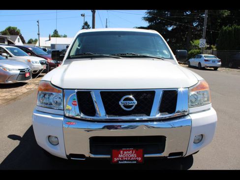 Used 2012 Nissan Titan SV w/ SV Value Truck Pkg RWD image 2