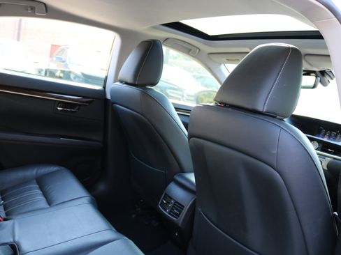 Used 2016 Lexus ES 350 w/ Luxury Package w/Wood Trim image 42