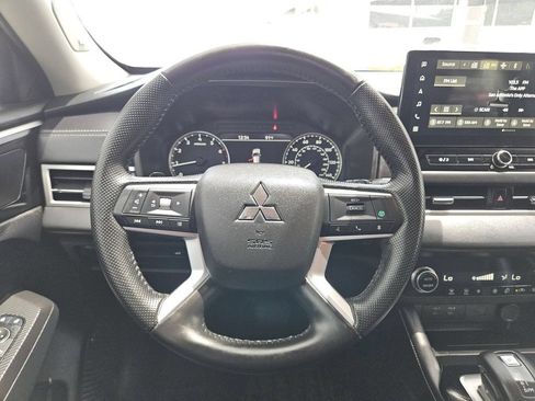 Used 2025 Mitsubishi Outlander SE AWD/4WD image 22