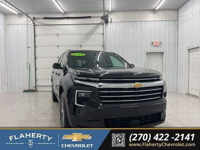 Used 2025 Chevrolet Traverse LT