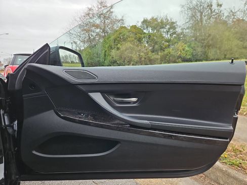 Used 2013 BMW 650i xDrive Convertible image 17